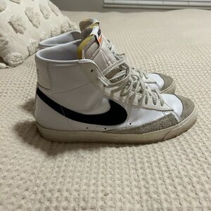 Nike Blazers 77